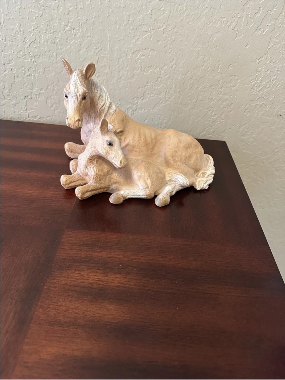 Vintage 1998 Horse Mother and Foal Figurine - Cream Decorative Sculpture